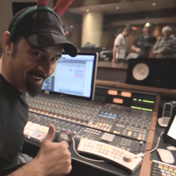 Glasno, glasnije: Najbolji ex-yu pop-rok bend na Bliskom Istoku svira u Dubaiju!