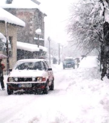 Nevreme u Crnoj Gori: Sever pod snegom, na primorju poplave! (FOTO/VIDEO)