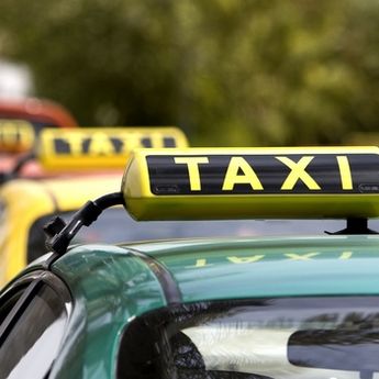 VIDEO DANA: Taksista na dubajćanskom Beverli hilsu