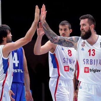 Košarkaši, ne tugujte: Emotivna poruka malog Andrije (VIDEO)