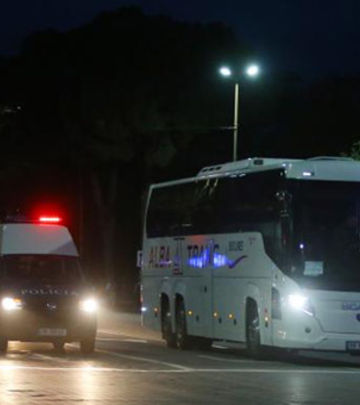 Srpski fudbaleri u šoku posle kamenovanja autobusa