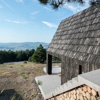 FOTO PRIČA: Preoblikovanje srpske tradicionalne brvnare
