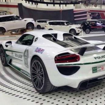 Novi ljubimac policije Dubaija: Ko bi mu odoleo?