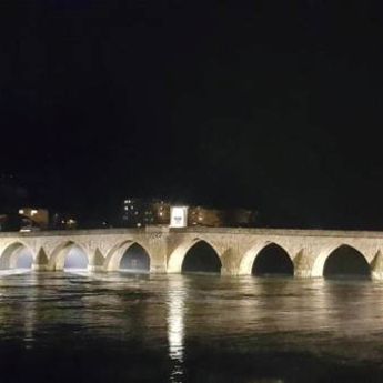 Pogledajte kako blista na Drini ćuprija!