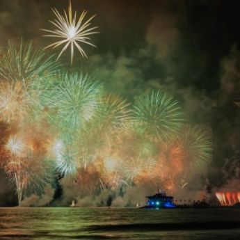 Spektakl u Emiratima: Proslava Nacionalnog dana (VIDEO)