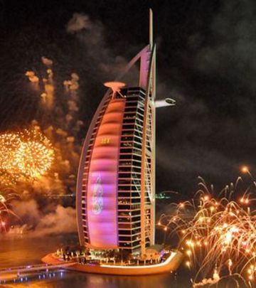 Burdž Al Arab: Vatromet sa sedam zvezdica