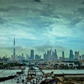 Poludelo vreme: Oluja, kiša i led u Dubaiju! (VIDEO)