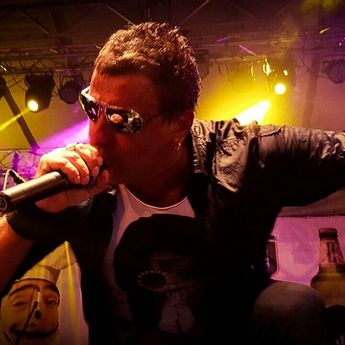 Vreme je za spektakl: Dočekasmo i rokere