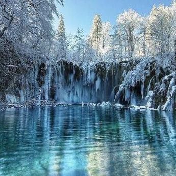 Kao iz bajke: Zimska idila na Plitvičkim jezerima (VIDEO)