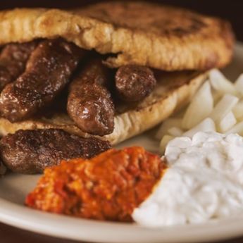 Ko na Baščaršiji: Ukusi Bosne u Dubaiju (FOTO)