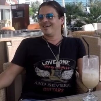 Život kao pesma: Do posla u UAE za manje od 24 sata! (VIDEO)