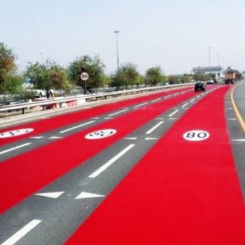 Zašto su putevi u Dubaiju pocrveneli?