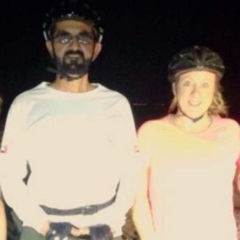 FOTO-PRIČA: Šeik Muhamed spasava žene bicikliste u pustinji