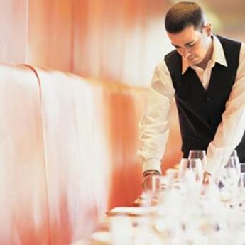 Oglas: Zaposlite se u restoranu u Abu Dabiju