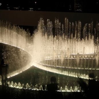 Dubai fontana: Magični ples vode, muzike i svetlosti (VIDEO)