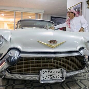 Naser iz Saudijske Arabije pretvorio kuću u muzej automobila