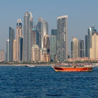 ​KAKO IZGLEDA DUBAI SA VODE: Panoramsko upoznavanje grada