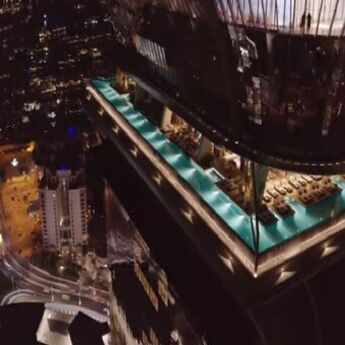 ​OSTRVO NA NEBU DUBAIJA: Da li ste posetili beskonačni bazen?