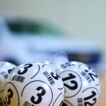 ​Prvih 11 dobitnika UAE lutrije osvojilo po 100.000 dirhama – Sledeće izvlačenje donosi još veće nagrade