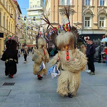 ​Kurenti oduševili Sarajevo: Slovenski tradicionalni običaj na ulicama grada