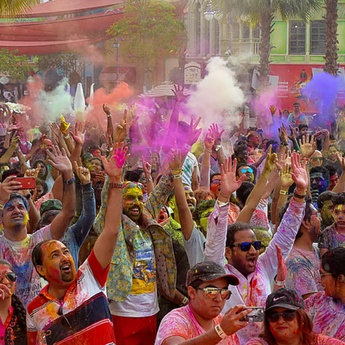 ​Indijci u Dubaiju pomeraju Holi zbog Ramazana