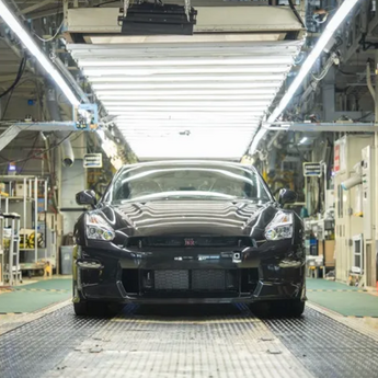 Nissan se oprostio od legendarnog R35 GT-R: Poslednji primerak sišao sa trake