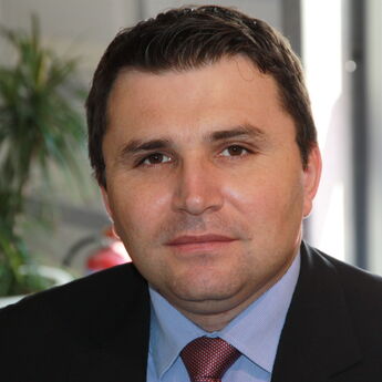 Serijal Naši U Dubaiju - ​Veselin Banković