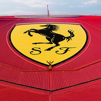 ​Ferrari World otvara krov za posetioce: Adrenalin sa pogledom na Abu Dabi